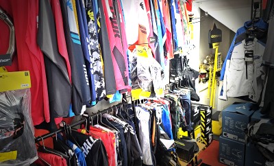 Motocross-Bekleidung und Jerseys